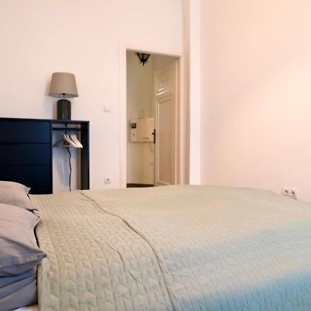 Contemporary City Apartment Vaci Utca Budapest Exterior photo
