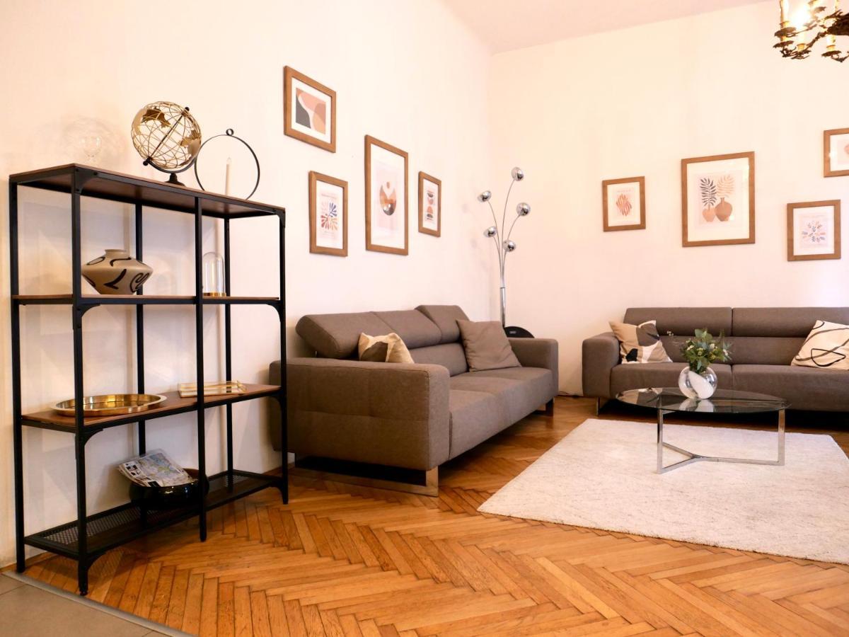 Contemporary City Apartment Vaci Utca Budapest Exterior photo