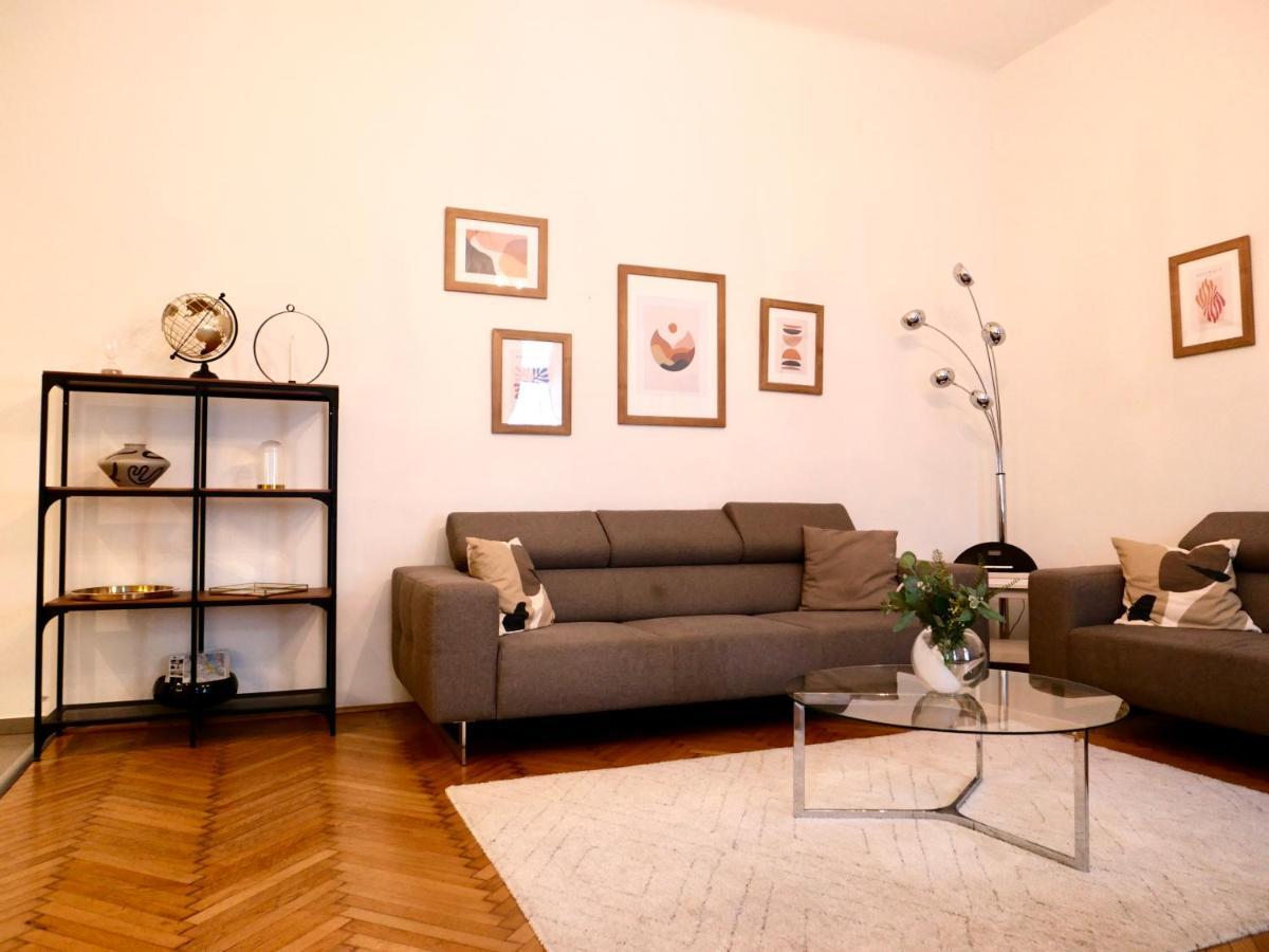 Contemporary City Apartment Vaci Utca Budapest Exterior photo