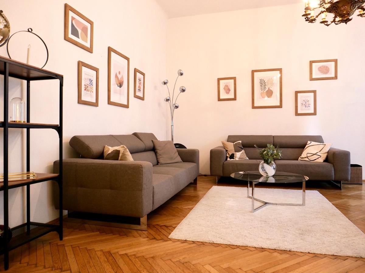 Contemporary City Apartment Vaci Utca Budapest Exterior photo