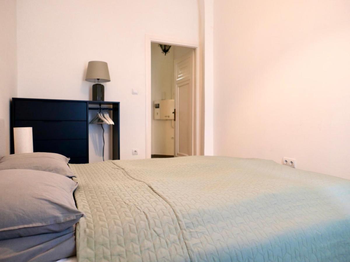 Contemporary City Apartment Vaci Utca Budapest Exterior photo