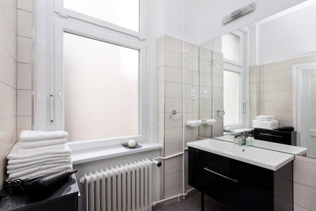 Contemporary City Apartment Vaci Utca Budapest Exterior photo
